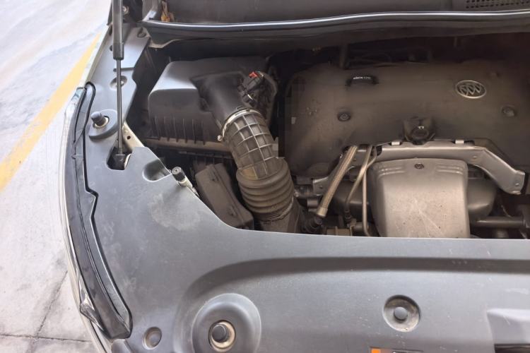 Used Buick GL8 2018 ES 28T Flagship Model China VI Standard Engine Bay Right