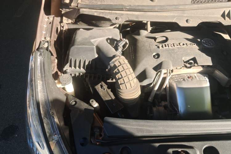 Used Buick GL8 2018 28T Prestige Version China VI Standard Engine Bay Right
