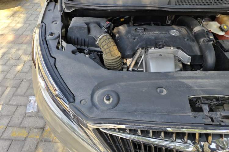 Used Buick GL8 2018 ES 28T Comfort Model China VI Standard Engine Bay Right