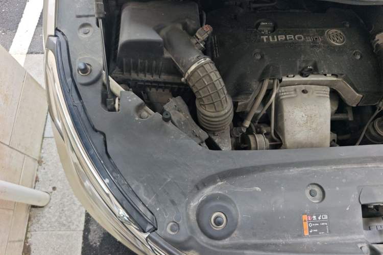 Used Buick GL8 2018 ES 28T Comfort Model China VI Standard Engine Bay Right