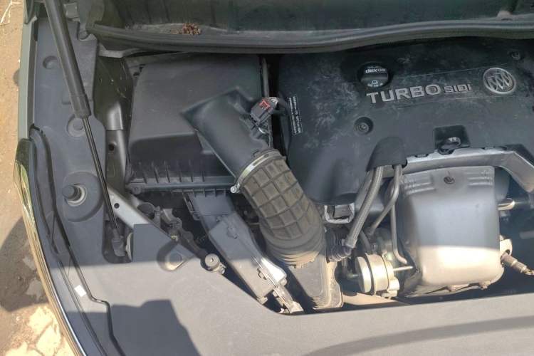 Used Buick GL8 2018 ES 28T Comfort Model China VI Standard Engine Bay Right