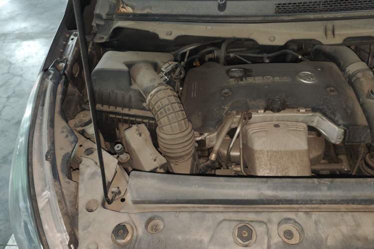 Used Buick GL8 2018 28T Luxury Model China VI Standard Engine Bay Right