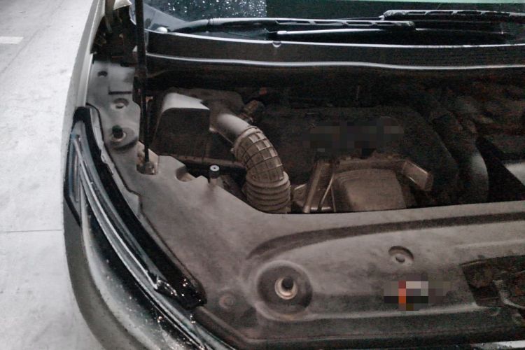 Used Buick GL8 2018 ES 28T Luxury Model China VI Standard Engine Bay Right