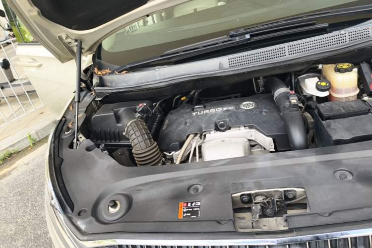 Used Buick GL8 2018 ES 28T Comfort Model China VI Standard Engine Bay Right
