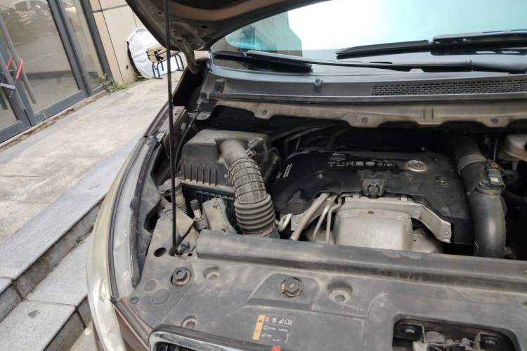 Used Buick GL8 2018 28T Comfort Model China VI Standard Engine Bay Right