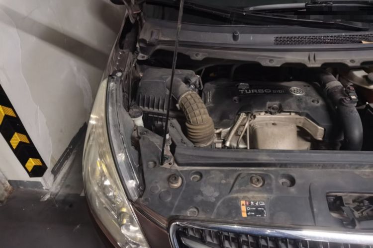 Used Buick GL8 2018 28T Prestige Version China VI Standard Engine Bay Right