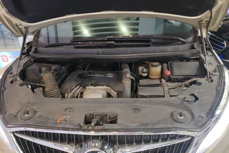 Used Buick GL8 2018 ES 28T Comfort Model China VI Standard Engine Bay