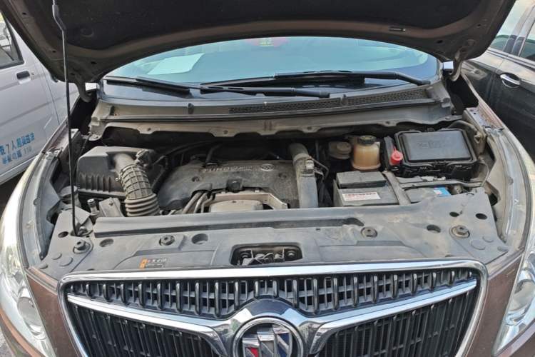 Used Buick GL8 2018 28T Comfort Model China VI Standard Engine Bay