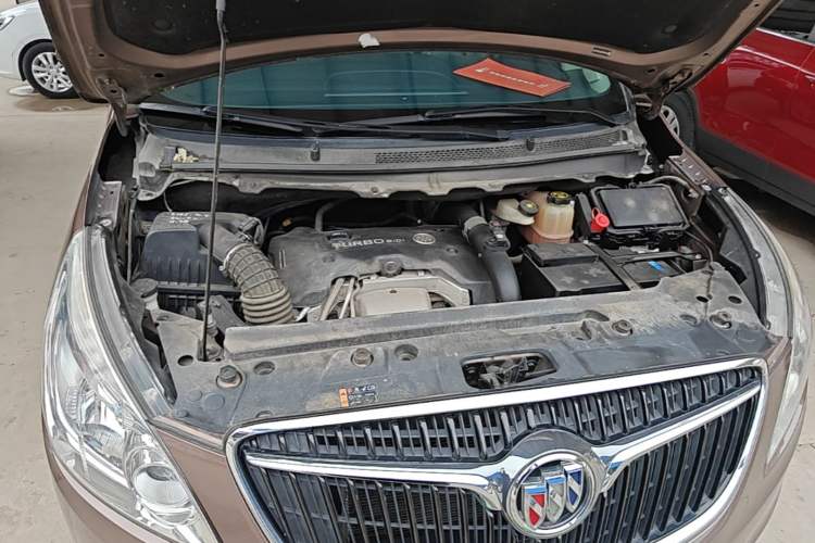 Used Buick GL8 2018 28T Luxury Model China VI Standard Engine Bay