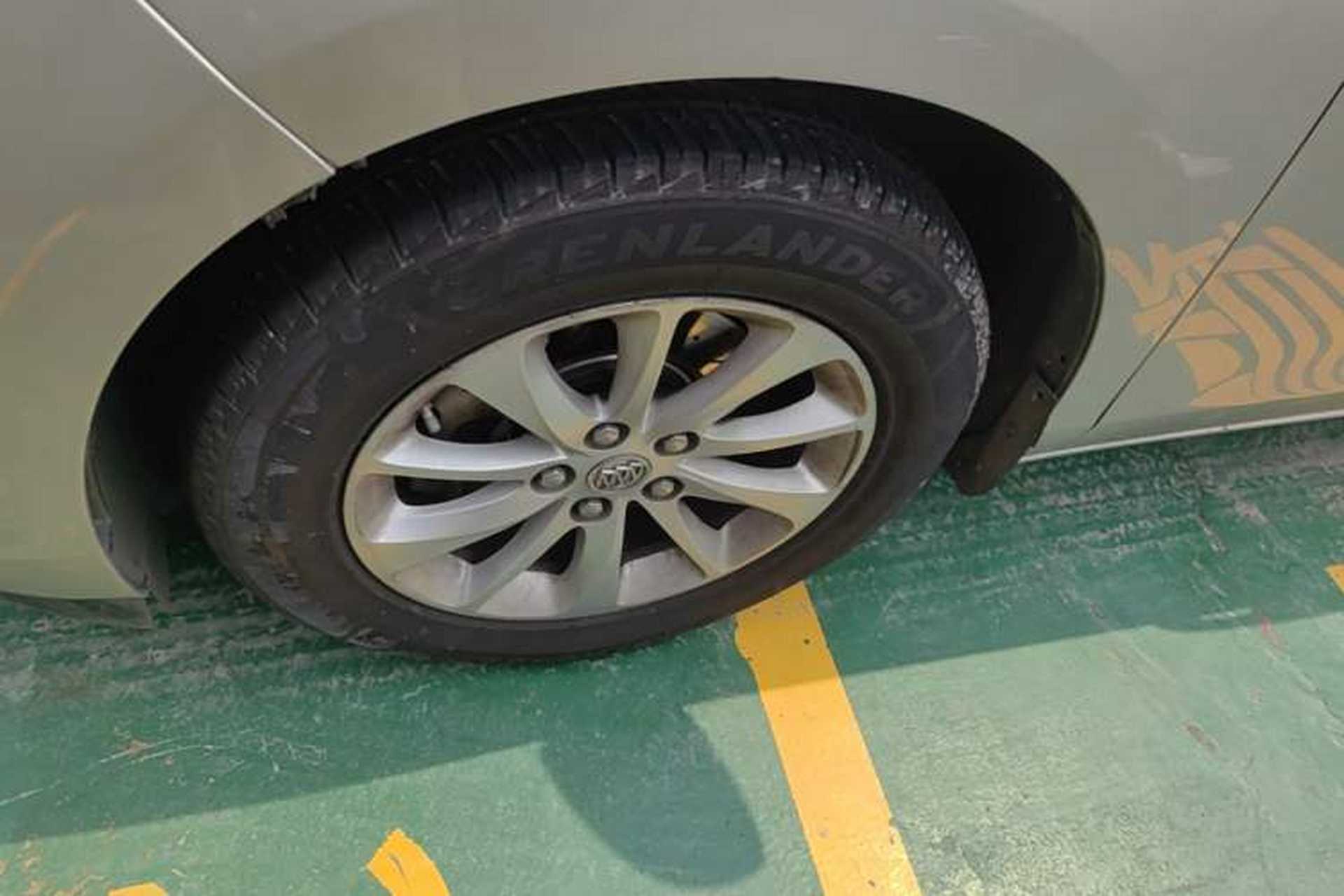 Used Buick GL8 2018 ES 28T Comfort Model China VI Standard Exterior 2