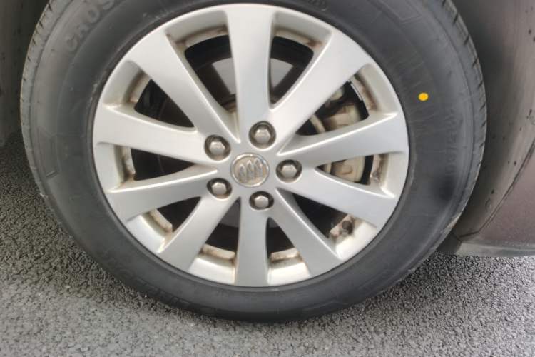 Used Buick GL8 2018 28T Luxury Model China VI Standard Exterior 4