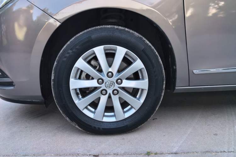 Used Buick GL8 2018 28T Luxury Model China VI Standard Exterior 4