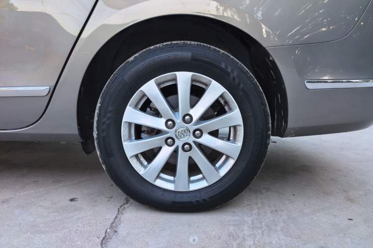 Used Buick GL8 2018 28T Luxury Model China VI Standard Exterior 5