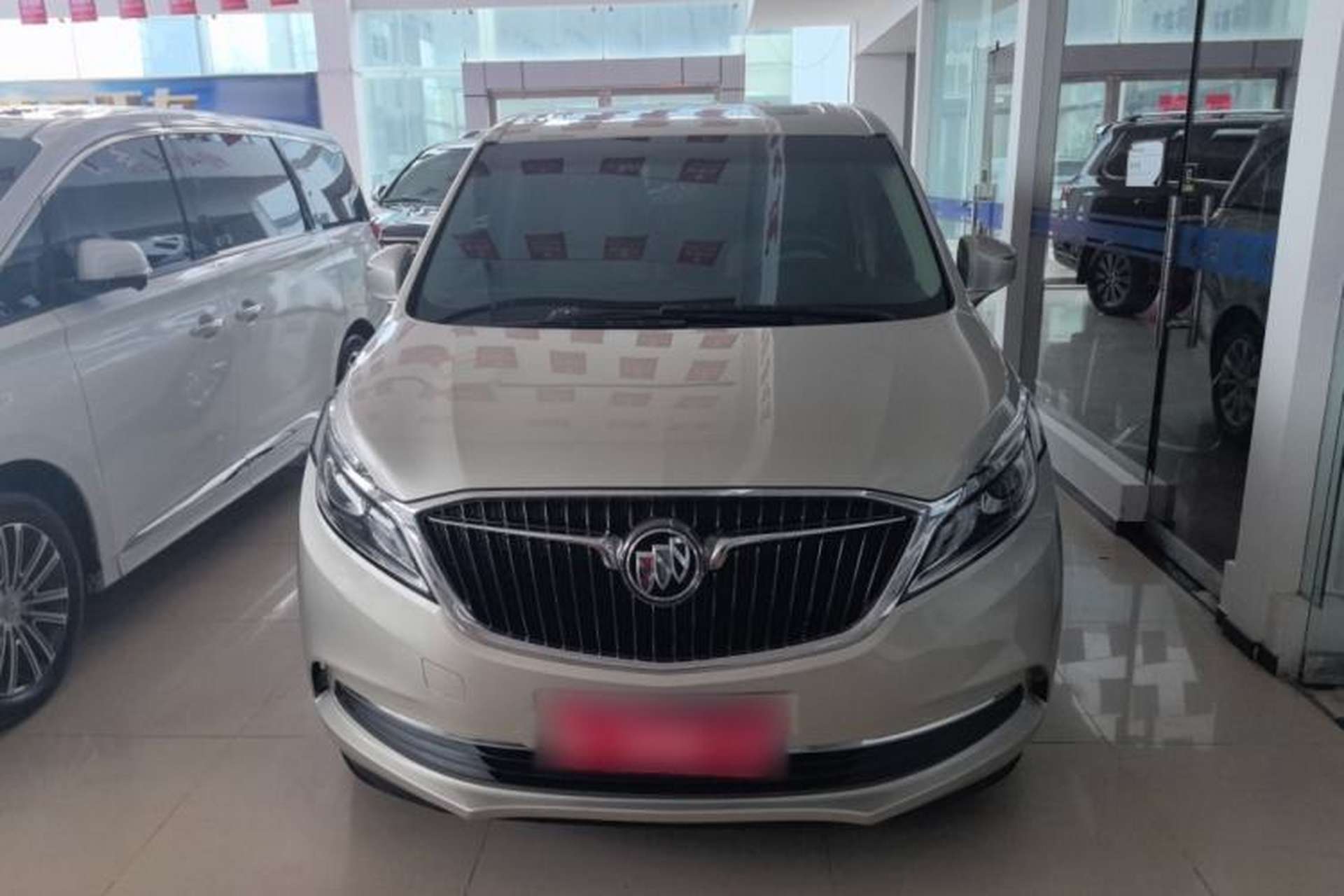 Used Buick GL8 2018 ES 28T Comfort Model China VI Standard Front
