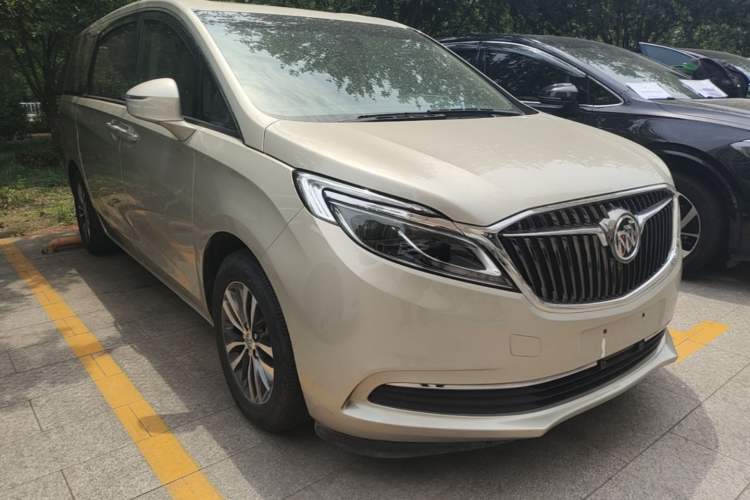 Used Buick GL8 2018 ES 28T Luxury Model China VI Standard Front Right 45 Deg