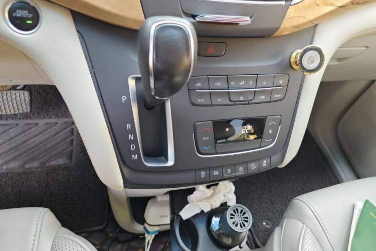 Used Buick GL8 2018 ES 28T Comfort Model China VI Standard Gear Lever
