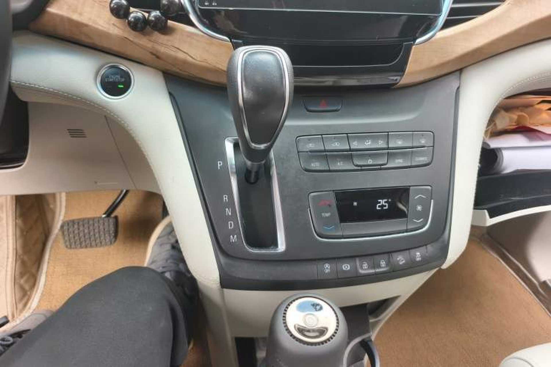Used Buick GL8 2018 ES 28T Comfort Model China VI Standard Gear Lever