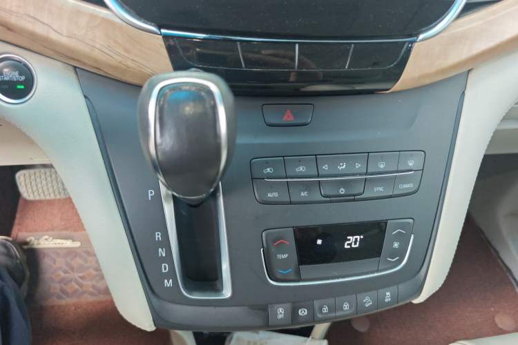 Used Buick GL8 2018 ES 28T Comfort Model China VI Standard Gear Lever