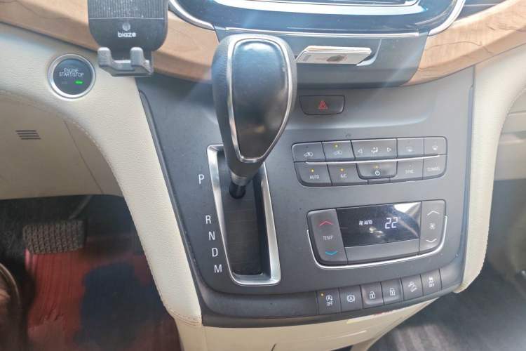 Used Buick GL8 2018 ES 28T Comfort Model China VI Standard Gear Lever