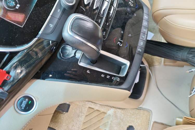 Used Buick GL8 2018 ES 28T Luxury Model China VI Standard Gear Lever