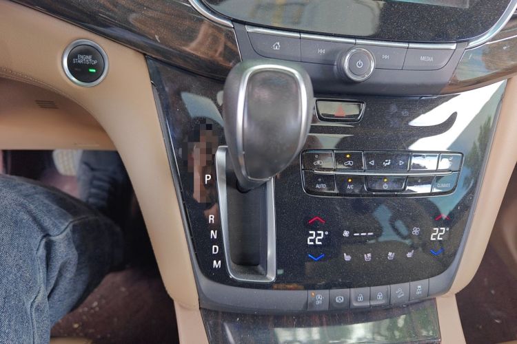 Used Buick GL8 2018 ES 28T Flagship Model China VI Standard Gear Lever