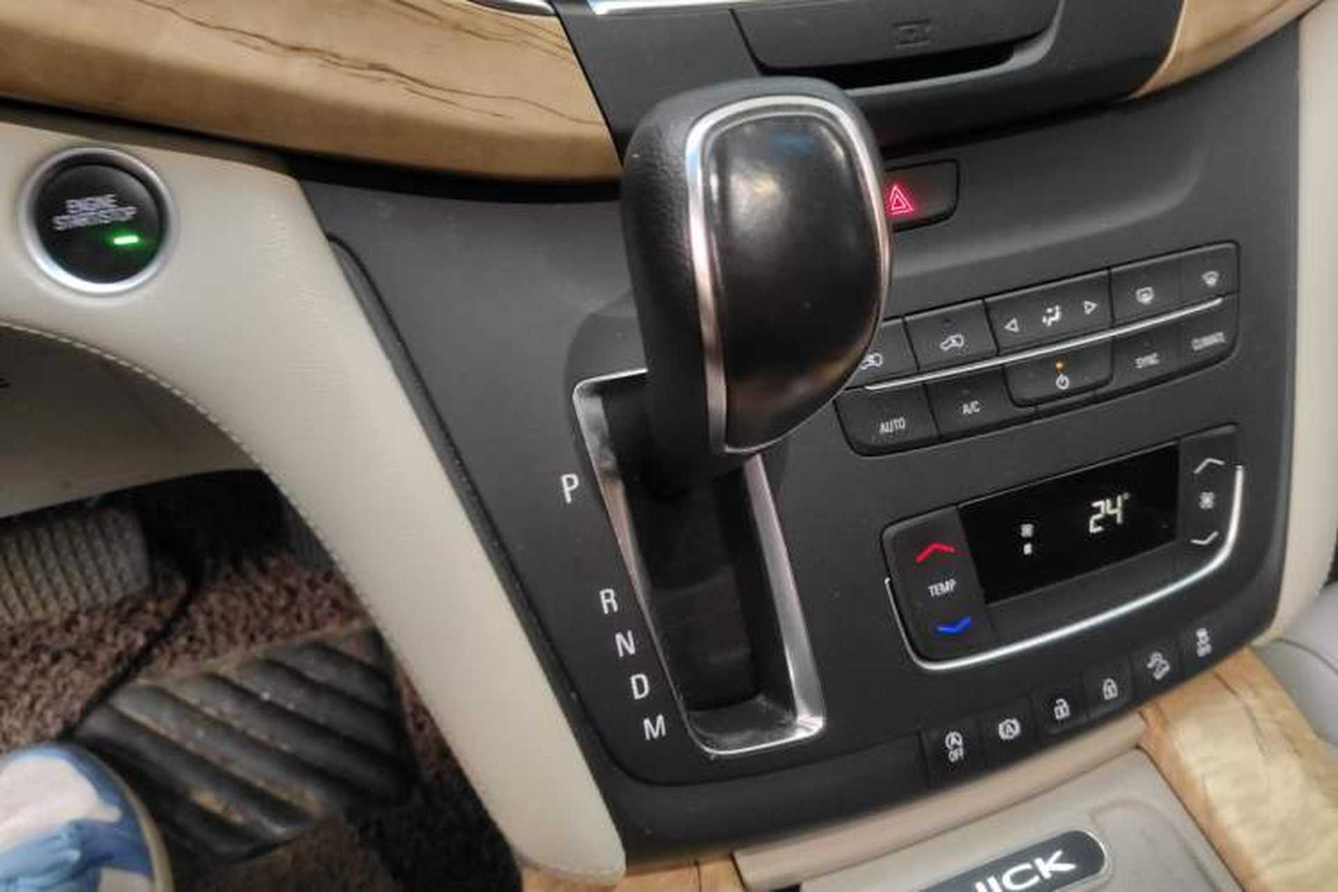 Used Buick GL8 2018 ES 28T Comfort Model China VI Standard Gear Lever