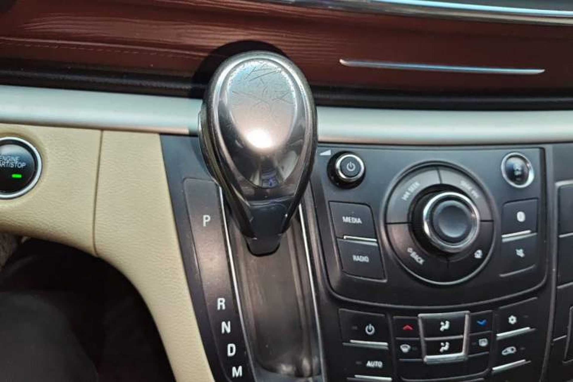 Used Buick GL8 2018 28T Comfort Model China VI Standard Gear Lever