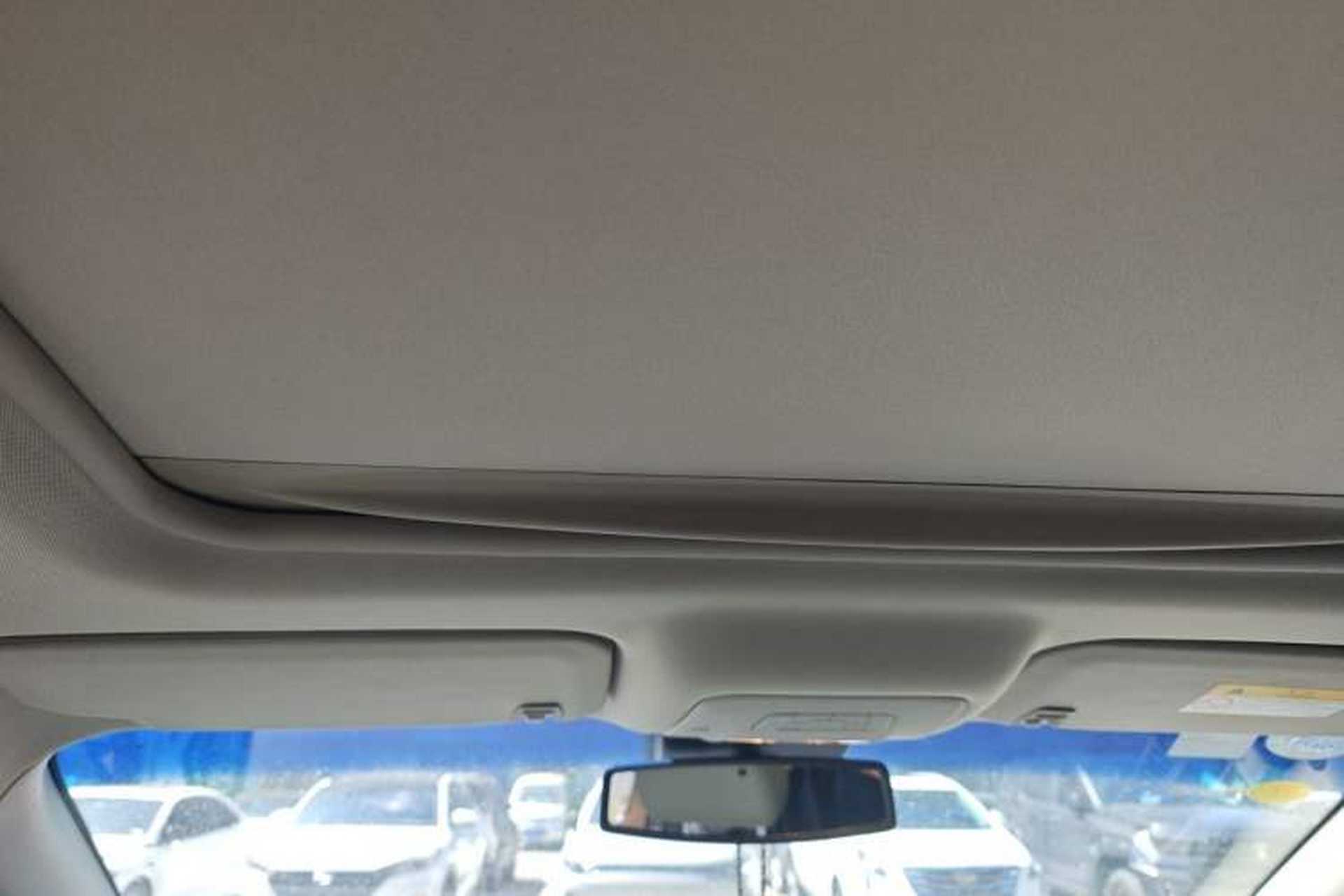 Used Buick GL8 2018 28T Luxury Model China VI Standard Headliner