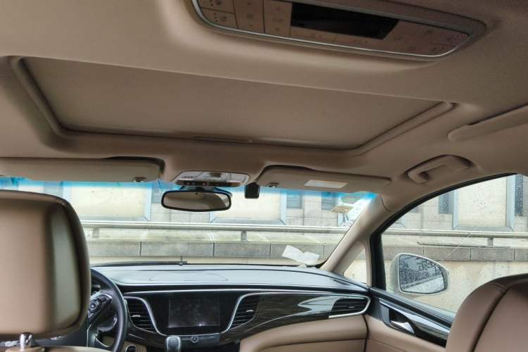 Used Buick GL8 2018 ES 28T Flagship Model China VI Standard Headliner