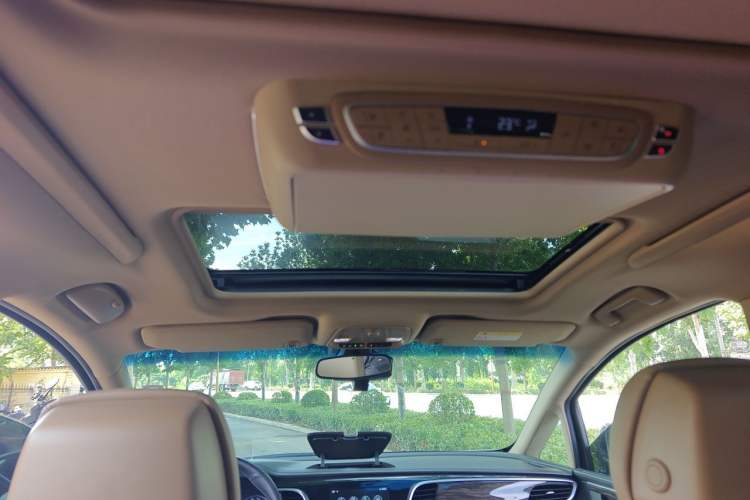Used Buick GL8 2018 ES 28T Flagship Model China VI Standard Headliner