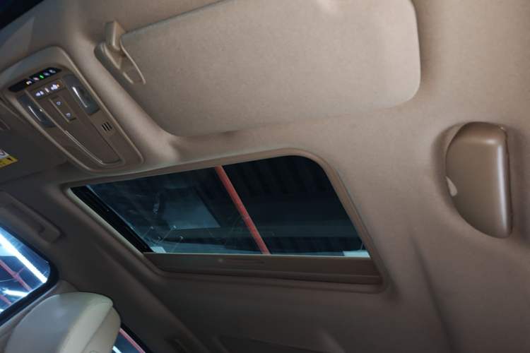 Used Buick GL8 2018 ES 28T Premium Model China VI Standard Headliner
