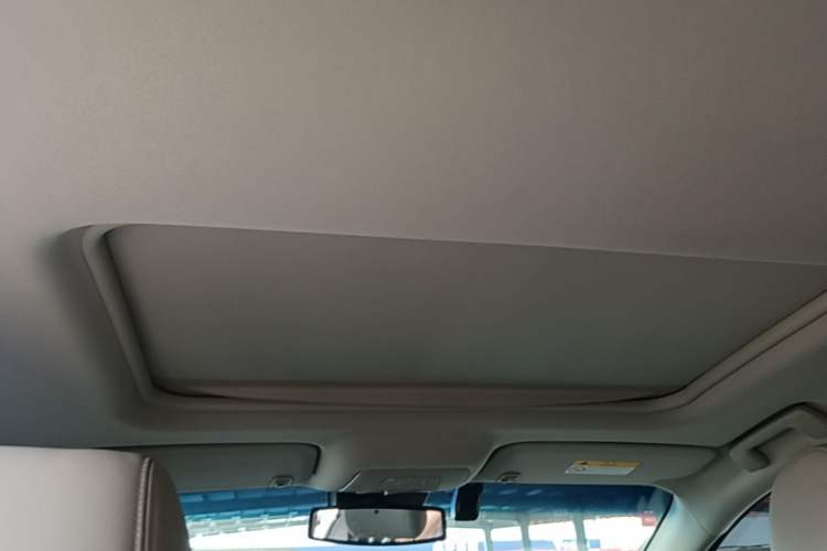 Used Buick GL8 2018 28T Luxury Model China VI Standard Headliner