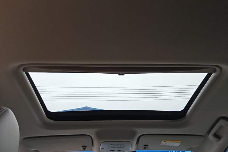 Used Buick GL8 2018 28T Luxury Model China VI Standard Headliner