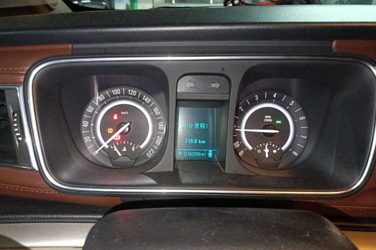 Used Buick GL8 2018 28T Comfort Model China VI Standard Instrument Cluster