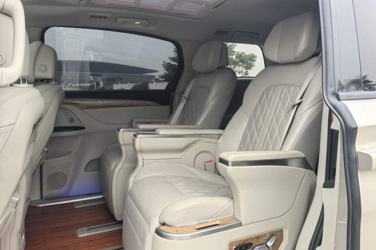 Used Buick GL8 2018 ES 28T Comfort Model China VI Standard Interior 3