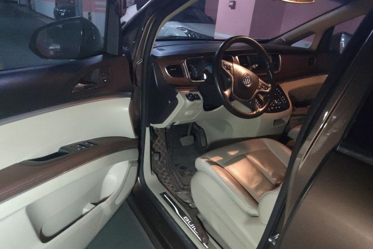 Used Buick GL8 2018 28T Prestige Version China VI Standard Interior 3