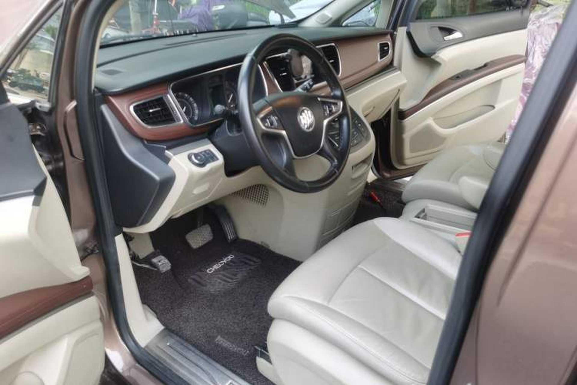 Used Buick GL8 2018 28T Luxury Model China VI Standard Interior 3
