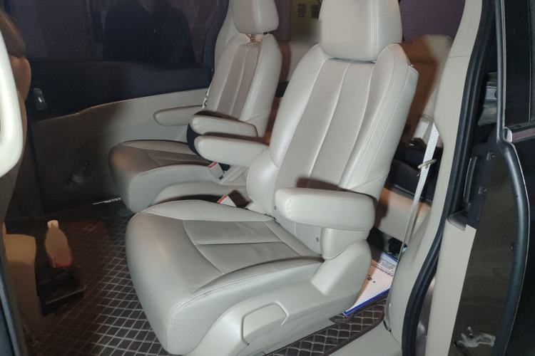 Used Buick GL8 2018 28T Prestige Version China VI Standard Interior 4