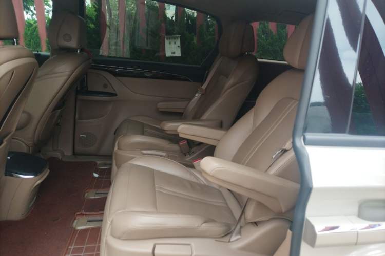 Used Buick GL8 2018 ES 28T Flagship Model China VI Standard Interior 4