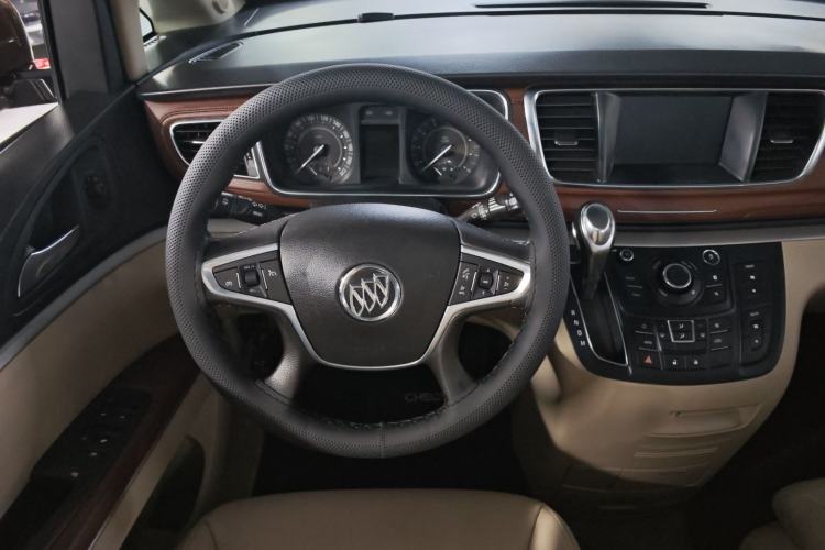 Used Buick GL8 2018 28T Luxury Model China VI Standard Interior 5