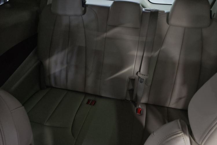 Used Buick GL8 2018 28T Luxury Model China VI Standard Interior 6