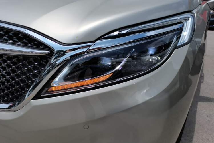 Used Buick GL8 2018 ES 28T Flagship Model China VI Standard Left Front Headlight