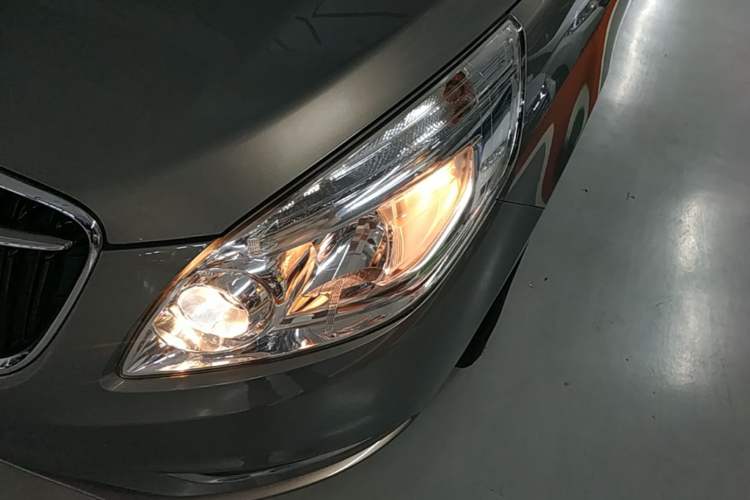 Used Buick GL8 2018 28T Comfort Model China VI Standard Left Front Headlight