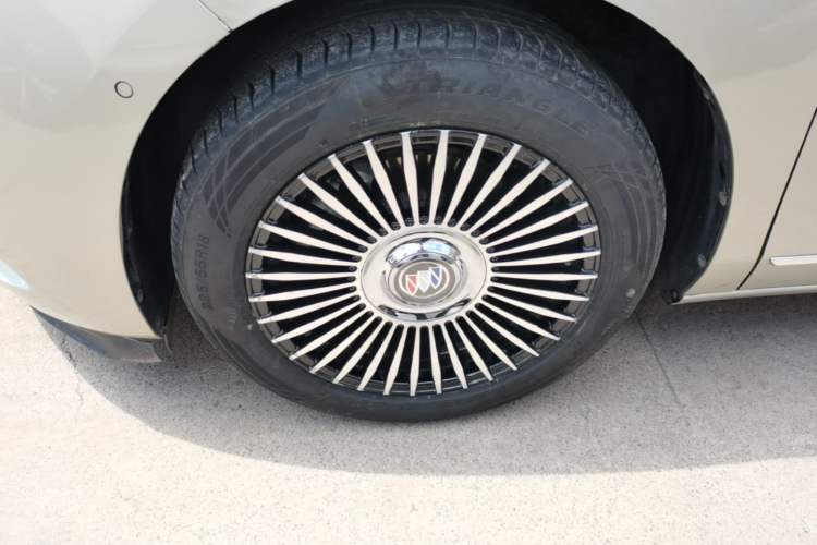 Used Buick GL8 2018 ES 28T Flagship Model China VI Standard Left Front Wheel Hub