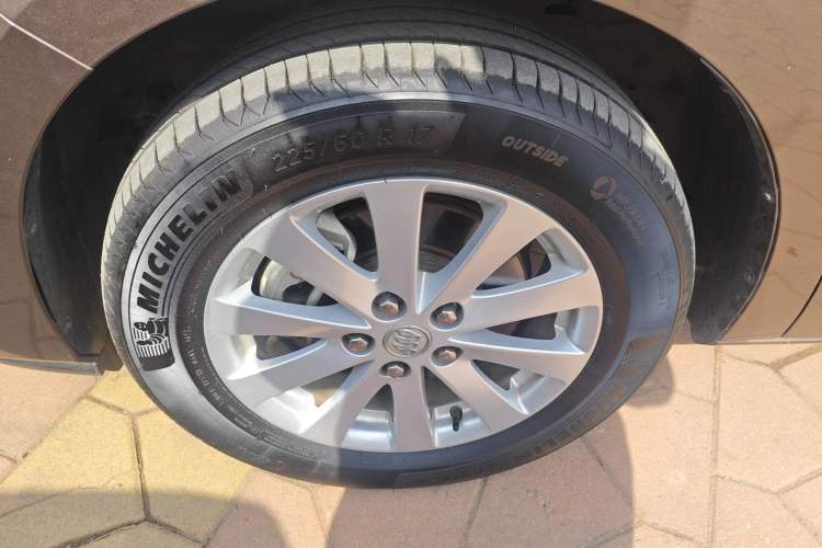 Used Buick GL8 2018 28T Luxury Model China VI Standard Left Front Wheel Hub