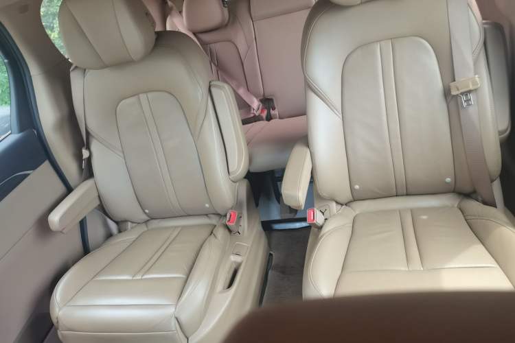 Used Buick GL8 2018 ES 28T Luxury Model China VI Standard Left Rear Seat