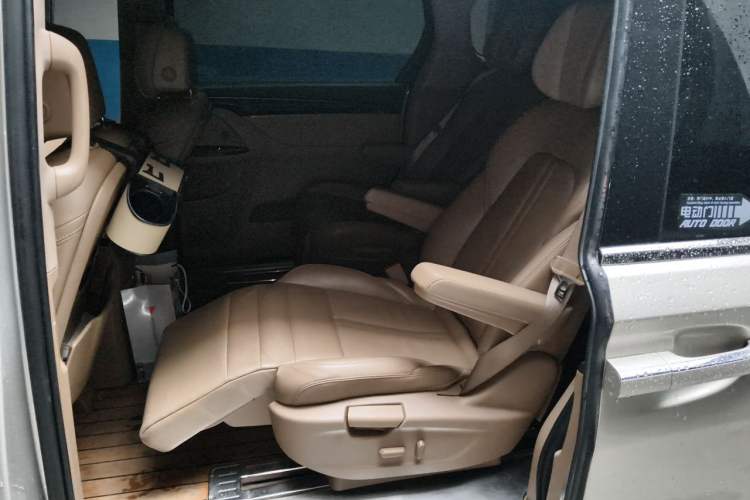 Used Buick GL8 2018 ES 28T Luxury Model China VI Standard Left Rear Seat