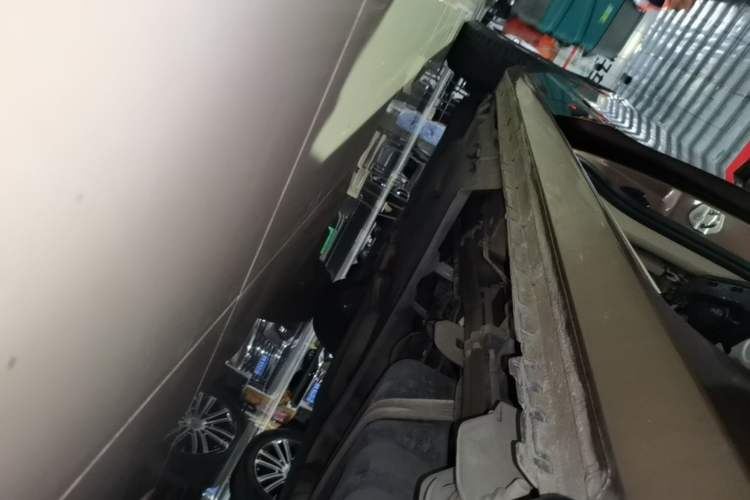 Used Buick GL8 2018 28T Luxury Model China VI Standard Left Side Sill