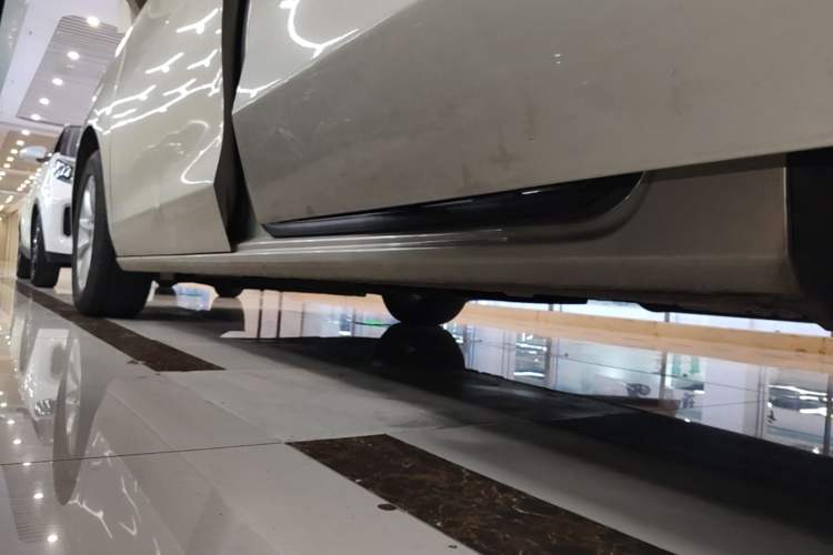 Used Buick GL8 2018 ES 28T Comfort Model China VI Standard Left Side Sill