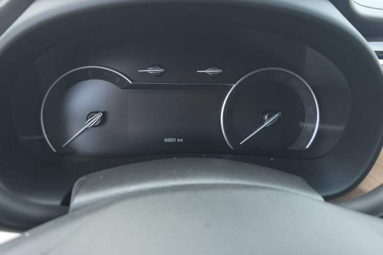 Used Buick GL8 2018 ES 28T Comfort Model China VI Standard Odometer Close Up